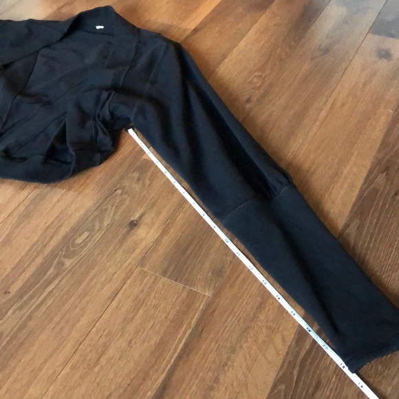 RARE Lululemon crop top cardigan jacket size 4-8 - Picture 12 of 16